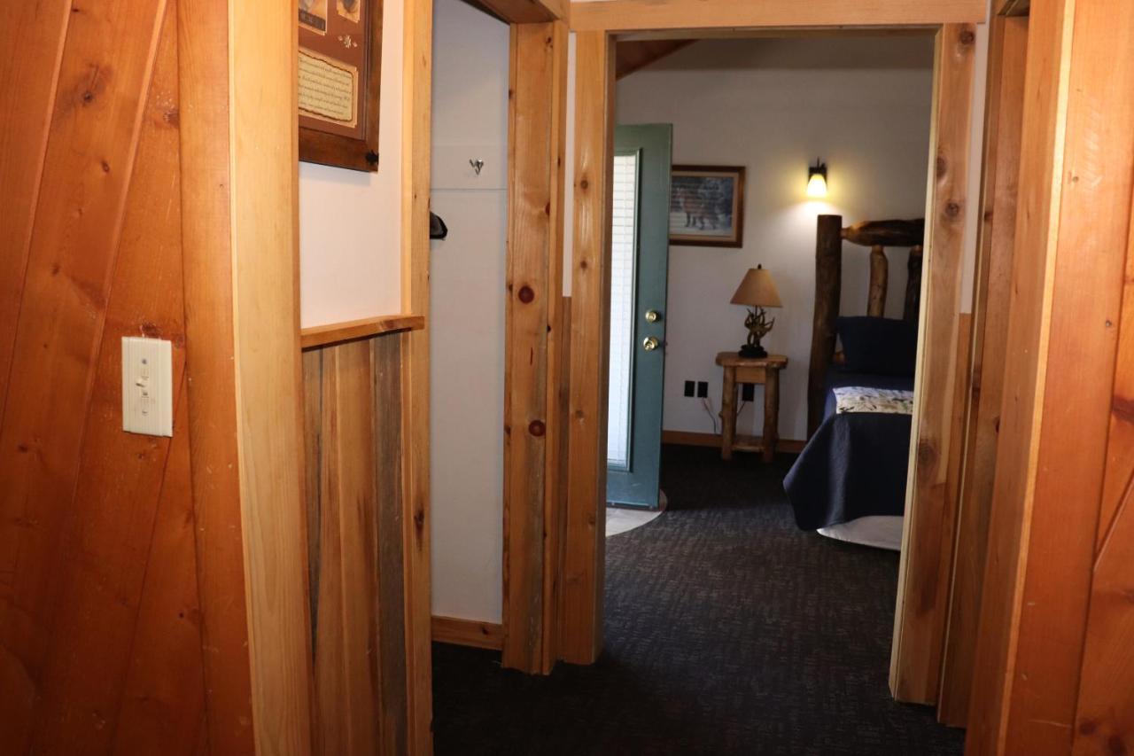 Yellowstone Valley Inn Wapiti Exterior foto