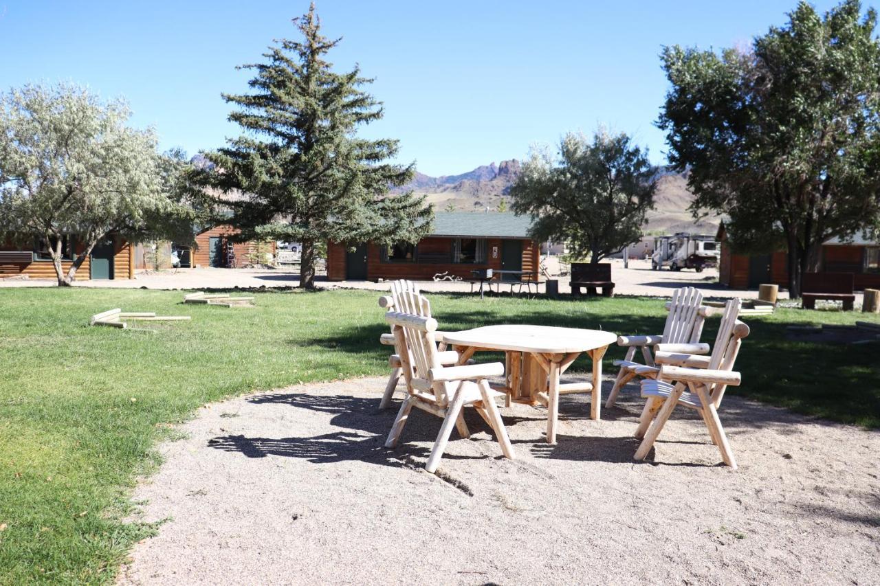 Yellowstone Valley Inn Wapiti Exterior foto