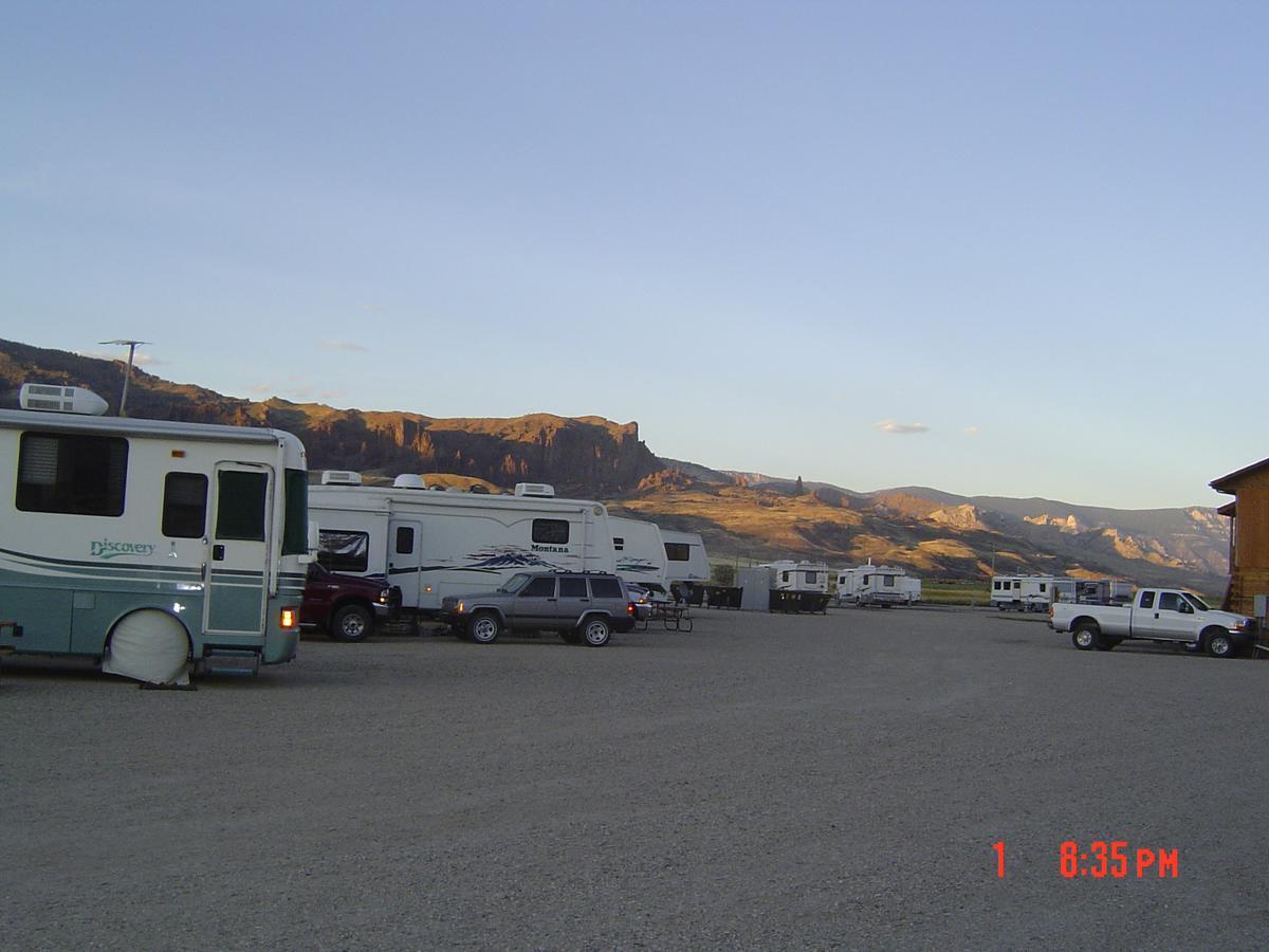 Yellowstone Valley Inn Wapiti Exterior foto