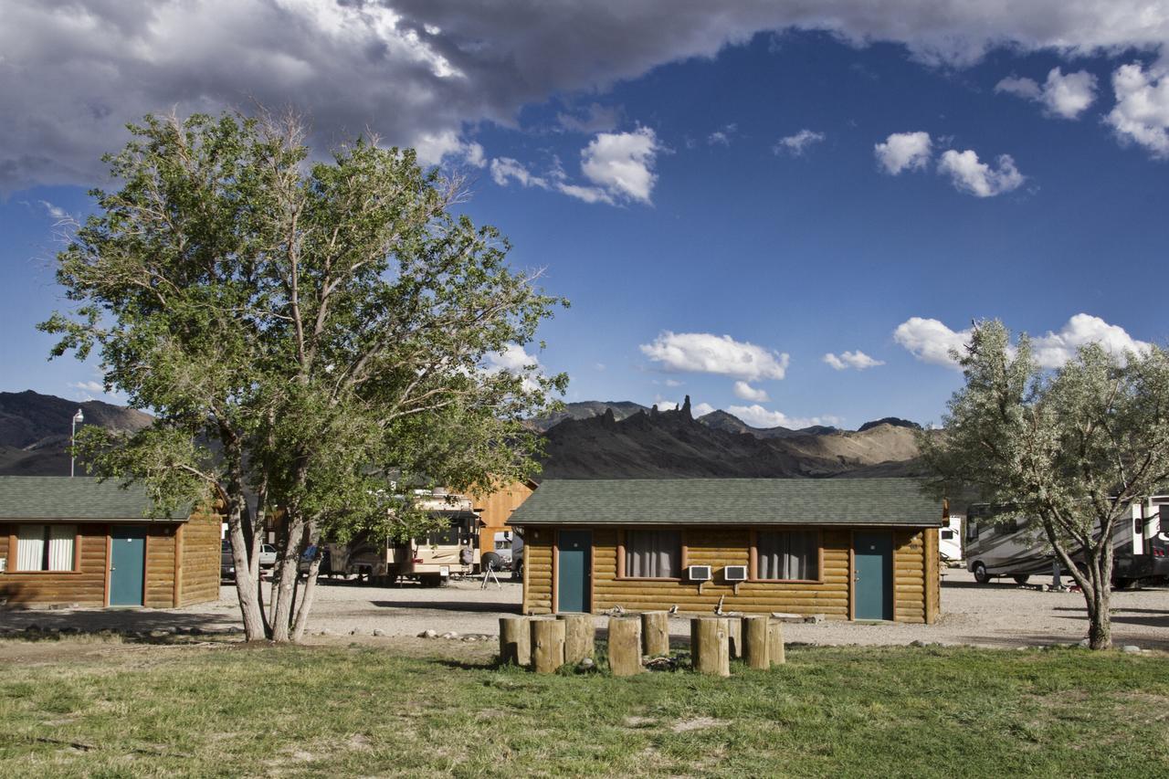 Yellowstone Valley Inn Wapiti Exterior foto