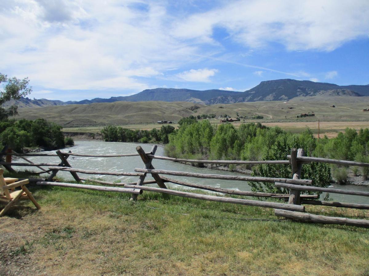 Yellowstone Valley Inn Wapiti Exterior foto